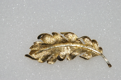 +MBA #S51-517   "Vintage Gold Plated Fany Leaf Pin"
