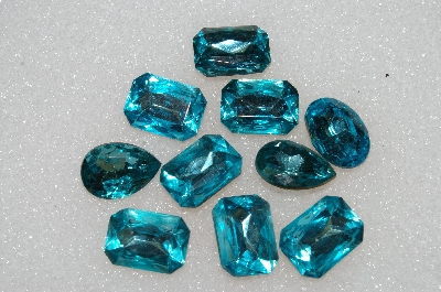 +MBA #S25-173   "Vintage Lot Of 10 Large Faceted Aqua Blue Glass Rhinestones"