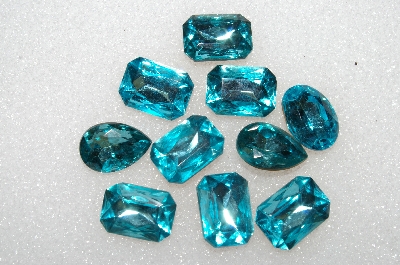+MBA #S25-173   "Vintage Lot Of 10 Large Faceted Aqua Blue Glass Rhinestones"