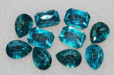 +MBA #S25-183  "Vintage Lot Of 10 Aqua Blue Large Faceted Glass Rhinestones"