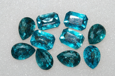 +MBA #S25-183  "Vintage Lot Of 10 Aqua Blue Large Faceted Glass Rhinestones"