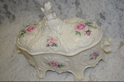 +MBA #6907  Antique Look Victorian Ceramic Jerwerly Box