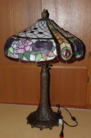 MBA #S19-009   "2003  Beautiful Pink & Purple Rose Stained Glass Table Lamp"