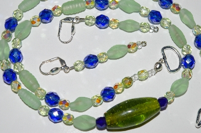 +MBA #B2-093   "Matte Pale Green Glass & Crystal Bead Necklace & Earring Set"