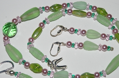 +MBA #B3-076   "Green Glass Bead, Pink Crystal & Pearl Necklace & Earring Set"