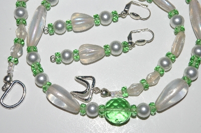 +MBA #B3-097  "Tranlucent Clear Glass Bead,Green Crystal & Pearl Necklace & Earring Set"