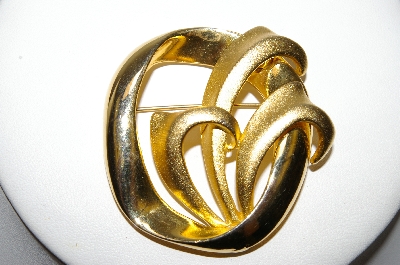 +MBA #88-378  "Older Fancy Gold Plated Pin With Two Finishes"