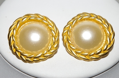 +MBA #88-093  "Gold Tone Fancy Glass Pearl Clip On Earrings"