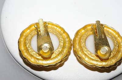 +MBA #88-093  "Gold Tone Fancy Glass Pearl Clip On Earrings"