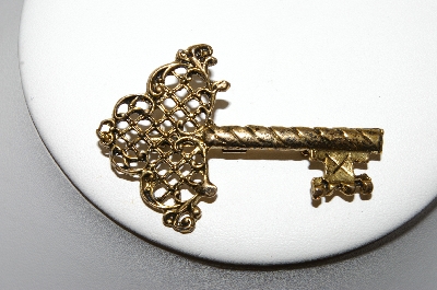 +MBA #88-263  "Vintage Antiqued Gold Tone Key Pin"