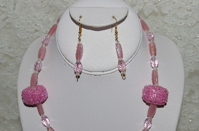 +MBAHB #33-202   "Hand Made Square Pink Bead Necklace & Earring Set"