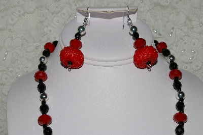 +MBAHB #33-052  "Fancy Seed Bead Cluster Beads, Black & Red Crystal Beaded Necklace & Matching Earring Set"
