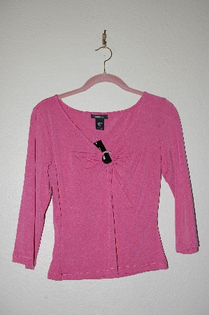 +MBADG #52-287  "Express Mauve Metal Ring V-Neck Pullover Top"