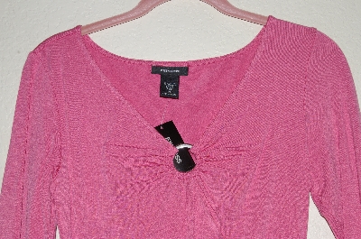 +MBADG #52-287  "Express Mauve Metal Ring V-Neck Pullover Top"