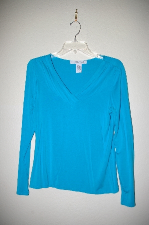 +MBADG #52-325  "Freelance TQ Blue V-Neck Long Sleve Crossover Top"