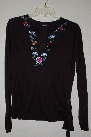 +MBADG #31-517   "Daisy Fuentes Black Light Weight Embroidered Top"