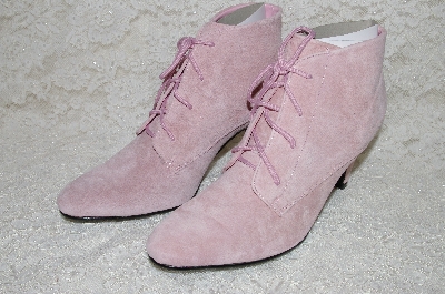 +MBAB #29-211  "Newport News Pink Suede English Rose Lace Up Pumps"