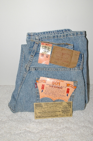 +MBAB #99-238  Levi's Origional 501 Pre-Shrunk Light Denim 29x32  Jeans For Women"