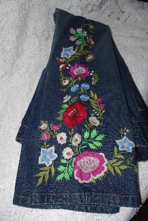 +MBANF #392   "Size 6/ 32" Long  "Boston Proper Fancy Floral Embroidered Jeans"