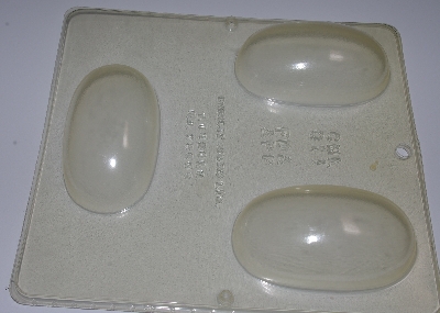 +MBA #3333-418   "Lot Of 6 Plastic 3 Bar Soap Molds"