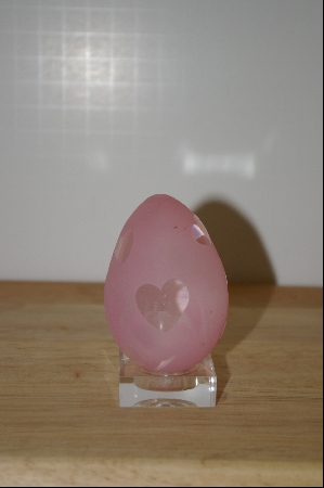 +MBA #9-153  Gorgeous Pink Cameo Glass Egg