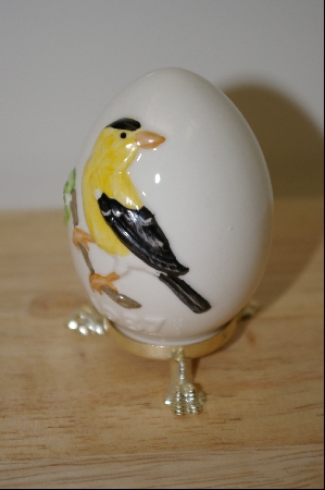 +MBA #10-025  1987 Gobel Yellow Bird Egg On Stand