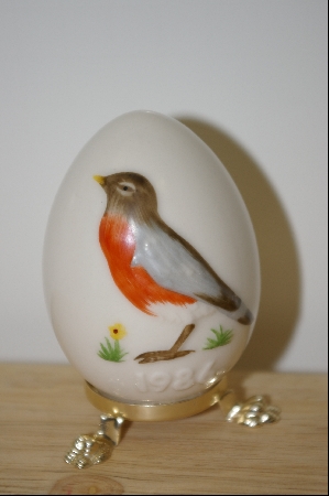 +MBA #10-021  1986 Gobel Bird Egg On Attached Stand