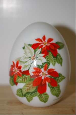 +MBA #10-036  Avon 1987 "Winter's Treasure" Ceramic Collectors Egg