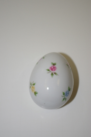 +MBA #10-241  Samll Lara Porceline Rose Egg Box