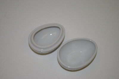 +MBA #10-241  Samll Lara Porceline Rose Egg Box