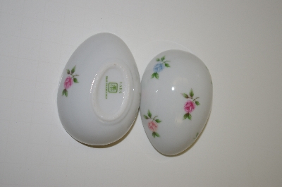+MBA #10-241  Samll Lara Porceline Rose Egg Box