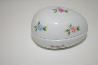 +MBA #10-241  Samll Lara Porceline Rose Egg Box