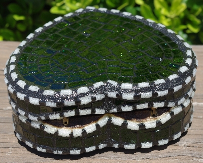 +MBA #5558-263  "Glitter Green & White Stained Glass Heart Shaped Mosaic Jewelry Trinket Box"