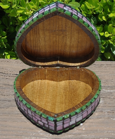 +MBA #5558-269  "Pink & Green Stained Glass Mosaic Heart Shaped Mosaic Jewelry Trinket Box"