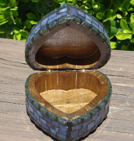 +MBA #5558-335  " Small Black & Multi Lavender Blue Satined Glass Heart Shaped Mosaic Jewelry Trinket Box"