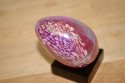 +MBA #10-100  "1985 Beautiful Pink Hand Crafted Art Glass Egg