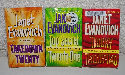 MBA #5757B-5452  "Set Of 6 Stephanie Plum Books" By Author Janet Evanovich