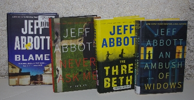 MBA #5757B-5442   "Set Of 8 Jeff Abbott Stand Alone Books"