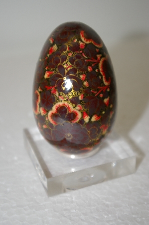 +MBA #12-164    1980'sBeautiful Decoupage Wooden Egg