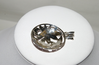 +MBA #84-131  Sterling Pink & Black Shell Hand Inlayed Floral Pendant