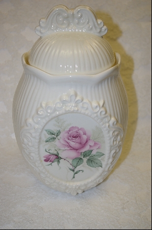 +MBA #6777  Formal Ceramic Cookie Jar