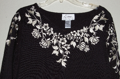+MBADG #31-249  "Linea Black Floral Embroidered V-Neck Sweater"