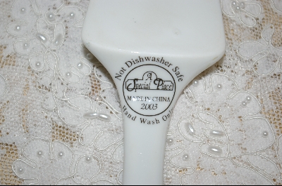 +A Special Place 2003 Rose Cake Server