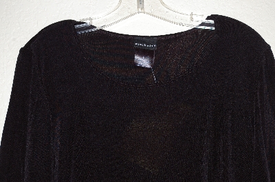 +MBADG #31-428  "Citiknits Black Split Sleve Lettuce V Hem Top"